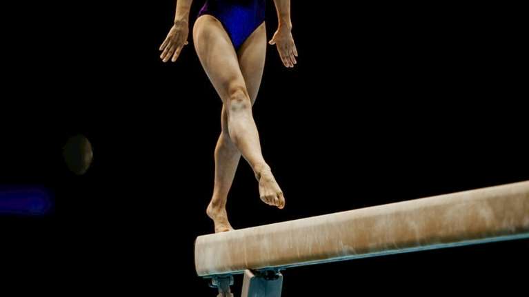 Ενόργανη: Ανατριχιαστική μαρτυρία πρώην αθλήτριας - &quot;Ο προπονητής μας έβαζε να χτυπάμε άλλα κορίτσια&quot;