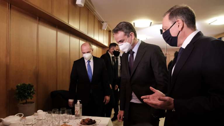 Κυριάκος Μητσοτάκης: Υποδοχή με παραδοσιακό ελληνικό πρωινό στο υπ. Αγροτικής Ανάπτυξης [Εικόνες]