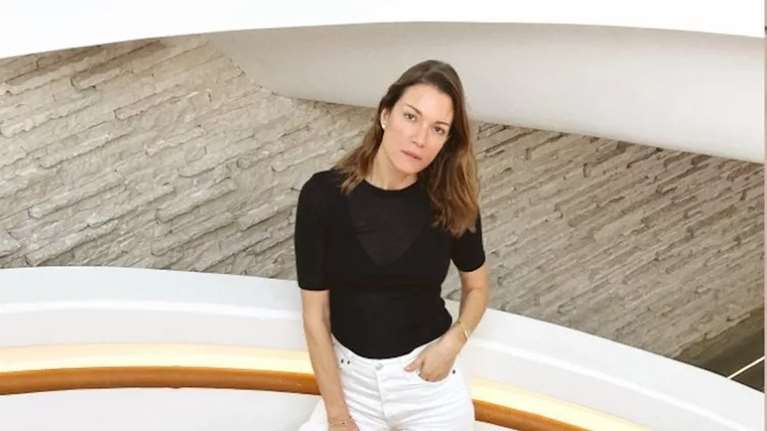 Ακριβή αλλά αξίζει: Η τσάντα της Βίκυς Καγιά είναι επένδυση για όλες τις γυναίκες