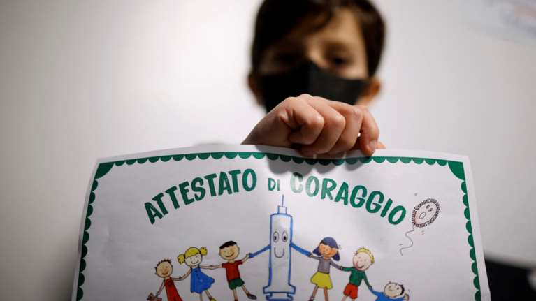 Ιταλία: 600 λυκειάρχες ζητούν από τον Ντράγκι να κρατήσει τα σχολεία κλειστά