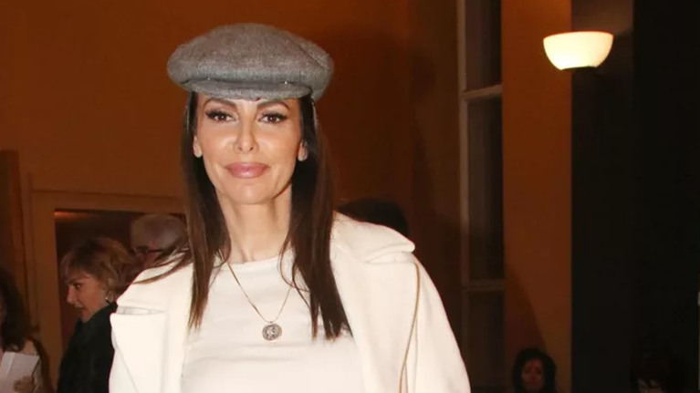 Άψογη κάθε μέρα: Η Μπέττυ Μαγγίρα φόρεσε το τέλειο κοστούμι για το γραφείο και τις εξόδους