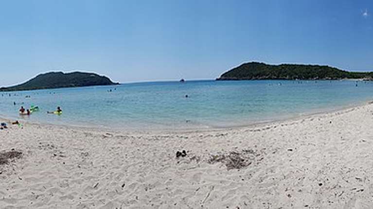 Η καταγάλανη Αμμουδιά και ο μυθικός ποταμός Αχέροντας που οδηγούσε στο σκοτεινό βασίλειο του Άδη [Βίντεο]