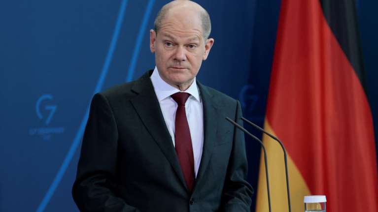 Νέα έκκληση Σολτς στον Πούτιν να σταματήσει τον πόλεμο: "Οι εικόνες που έρχονται από την Ουκρανία  θα είναι μόνο η αρχή"