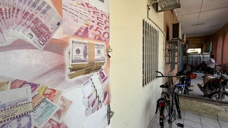 Le Monde: Απροσδόκητη ωφέλεια στα δημόσια οικονομικά της Γαλλίας, η πρόωρη αποπληρωμή δανείου από την Ελλάδα