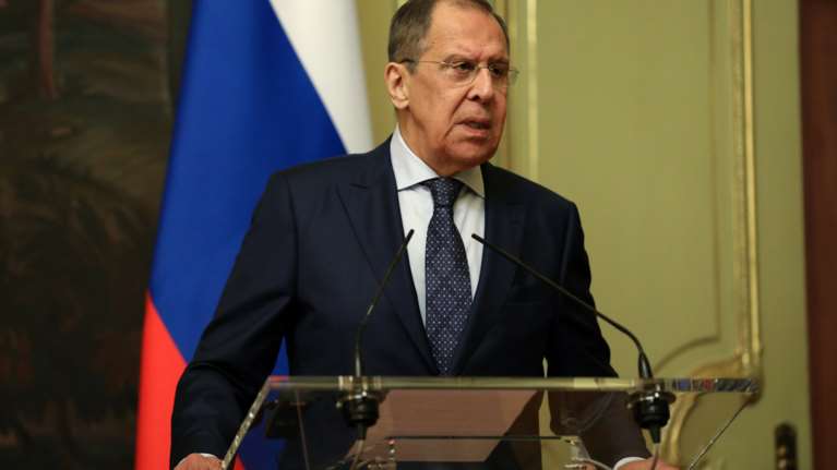 Αποκάλυψη Λαβρόφ για Λιβύη: Ο Χάφταρ είναι έτοιμος να υπογράψει εκεχειρία αλλά ο Σάρατζ θέλει στρατιωτική λύση