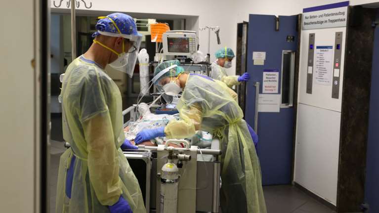 Χαροπαλεύει 18χρονη στον Βόλο: Δεν έχει βρεθεί η αιτία που κατέρρευσε μέσα σε λίγες ώρες