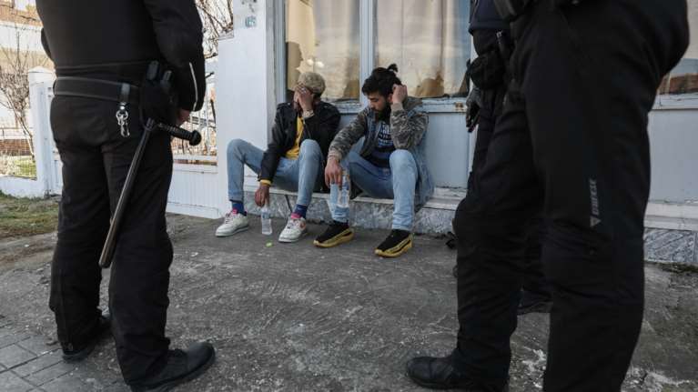 Έβρος: Οι ελληνικές αρχές απώθησαν 2.791 άτομα μέσα σε 24 ώρες