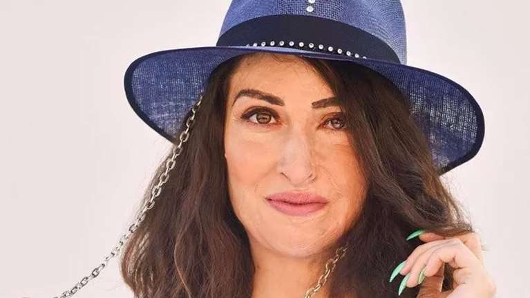 Η Ιωάννα Παλιοσπύρου γιόρτασε τα γενέθλιά της φορώντας ένα σέξι jumpsuit: Ποια είναι η πραγματική της ηλικία;