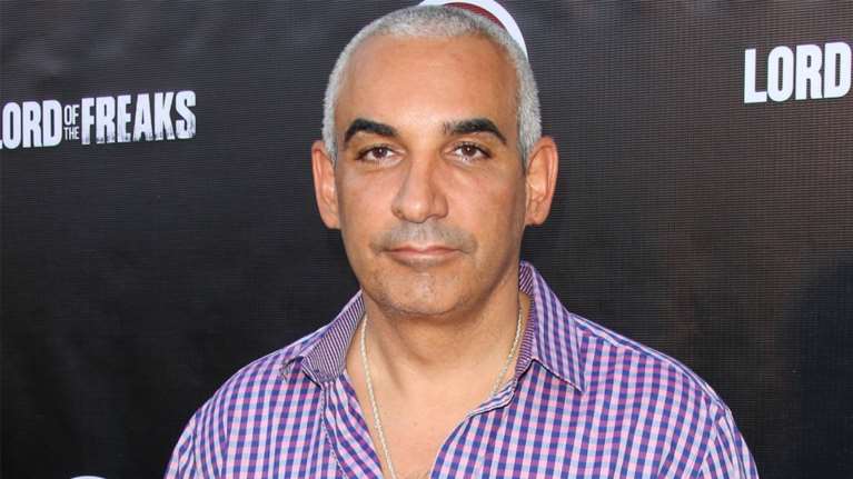 Η ώρα του &quot;σφυριού&quot; για τη βίλα του Αλκη Δαυίδ στις Σπέτσες  - Οι κατηγορίες για σεξουαλική παρενόχληση στις ΗΠΑ