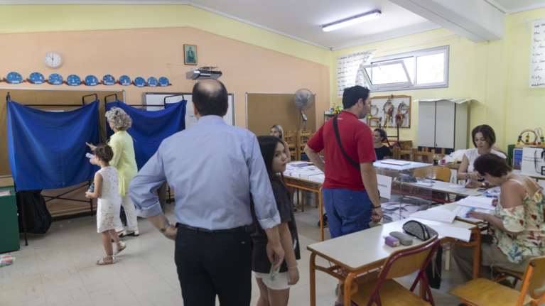 Εκλογές 2023: Τι σημαίνει ότι θα ψηφίσουμε με απλή αναλογική και τι είναι η ενισχυμένη με μπόνους εδρών