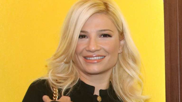 Η Φαίη Σκορδά φόρεσε το νυφικό των ονείρων της