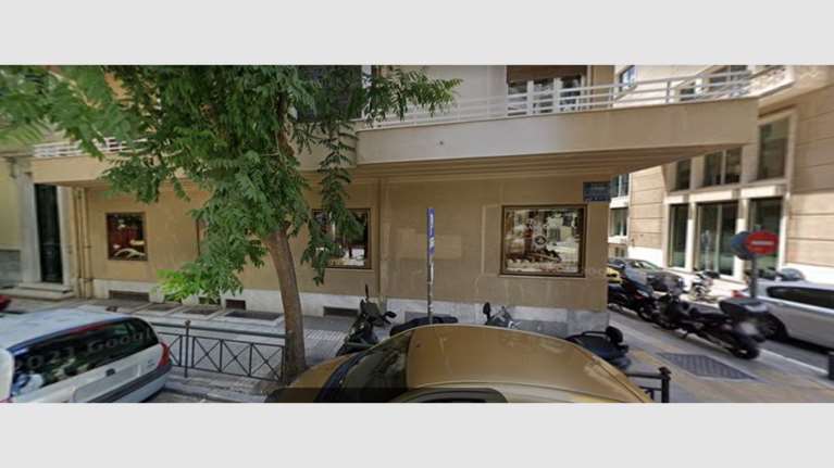 "Επανάσταση" στο Κολωνάκι κατά της Τροχαίας- Οι κλήσεις για παράνομη στάθμευση πέφτουν βροχή και έριξαν την κίνηση των μαγαζιών