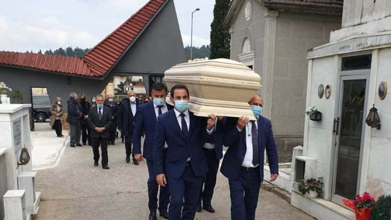 Ράγισαν καρδιές: Το τελευταίο αντίο στην αδικοχαμένη Έλλη Διβάνη [Εικόνες]