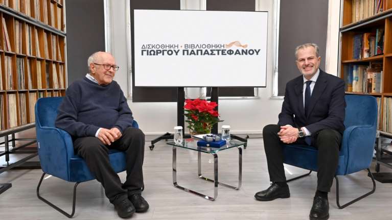 ΕΡΤ: Σε αίθουσα Γιώργου Παπαστεφάνου μετονομάζεται η ταινιοθήκη της ραδιοφωνίας στο Ραδιομέγαρο