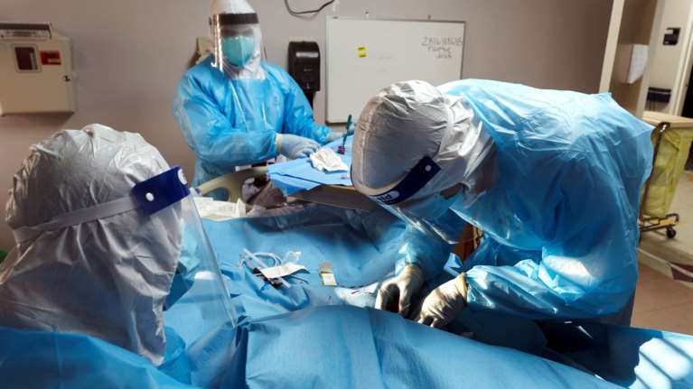 Kορονοϊός - Σημαντικό: Ανακαλύφθηκαν πέντε γονίδια που μας κάνουν να νοσήσουμε σοβαρά