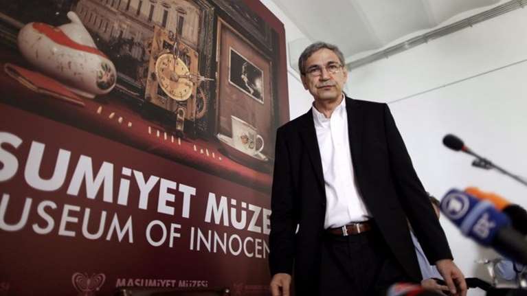 Ορχάν Παμούκ: Ο νομπελίστας  ερευνάται από την Τουρκία για &quot;προσβολή&quot; του Κεμάλ - Αντιμετωπίζει ποινή φυλάκισης έως και 3 χρόνια