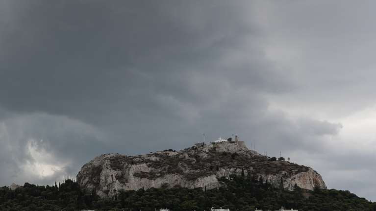 Κακοκαιρία &quot;Ιανός&quot;: Οχυρώνεται η Αθήνα - Τα μέτρα για πολίτες