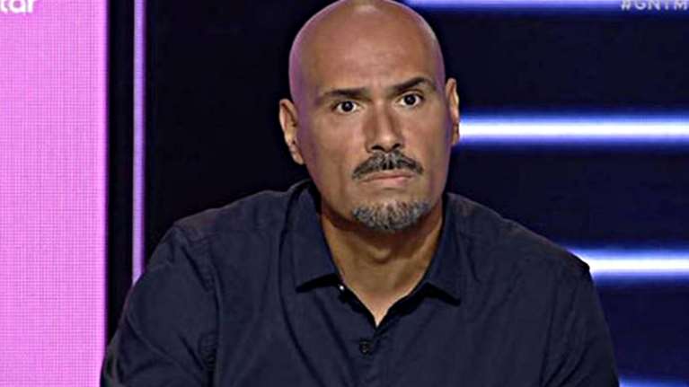 Γιατί ο Δημήτρης Σκουλός την 35η μέρα καραντίνας φόρεσε... φτερά πεταλούδας [Εικόνα]