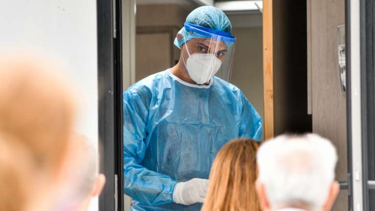 Κορονοϊός: Πρωτοστατεί ξανά η Αττική με 201 νέα κρούσματα - Η διασπορά σε όλη τη χώρα