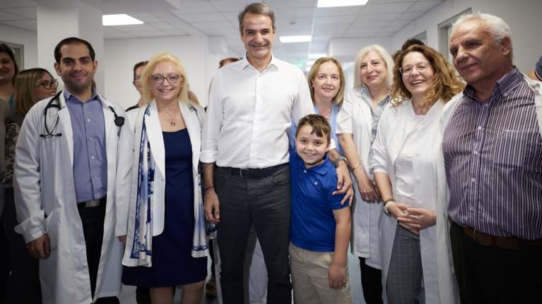 Μητσοτάκης στο ανακαινισμένο Κέντρο Υγείας Μεγάρων: Πραγματική επανάσταση στο ΕΣΥ [εικόνες πριν και μετά]