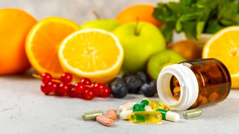 Ποια θρεπτικά συστατικά και βιταμίνες χρειαζόμαστε μετά την ηλικία των 50;