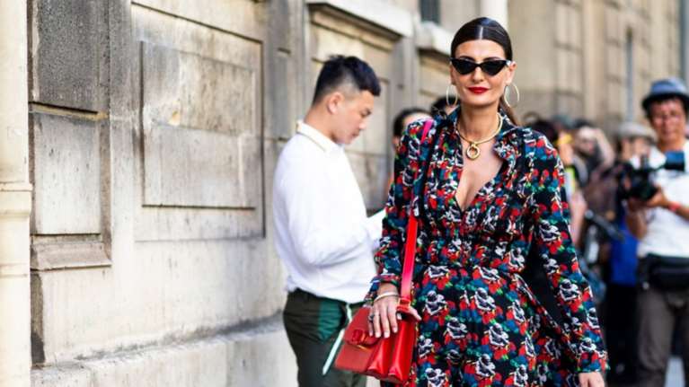 Με καύσωνα στο γραφείο: Οι συμβουλές και τα looks για να είσαι πάντα κομψή