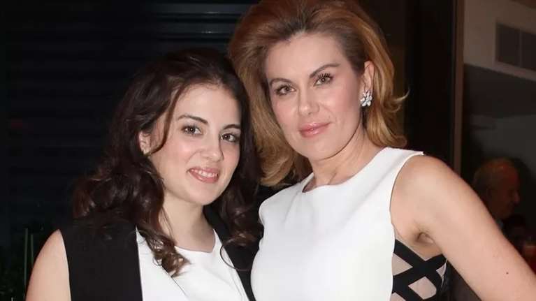 Με crop top η Θεοδώρα Μανωλίδου: Η εντυπωσιακή εμφάνισή της κόρης της Ευγενίας Μανωλίδου