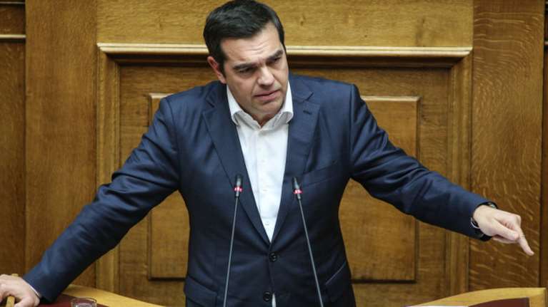 Τσίπρας: Σκληρή κριτική για την Παιδεία - &quot;Απλόχερη στήριξη&quot; στα Εθνικά
