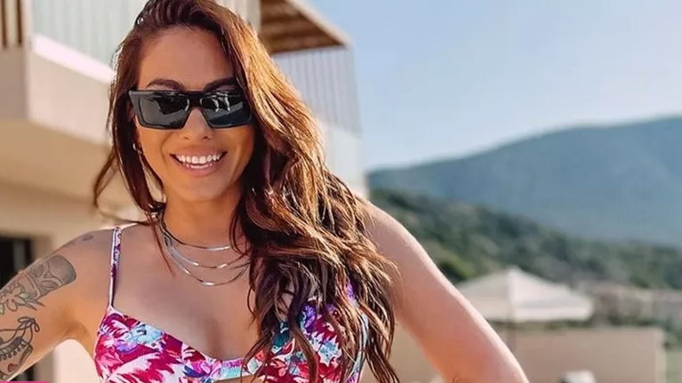 Χωρίς photoshop και φίλτρα: Η Ευρυδίκη Βαλαβάνη τολμά και μας δείχνει το σώμα της με μαγιό