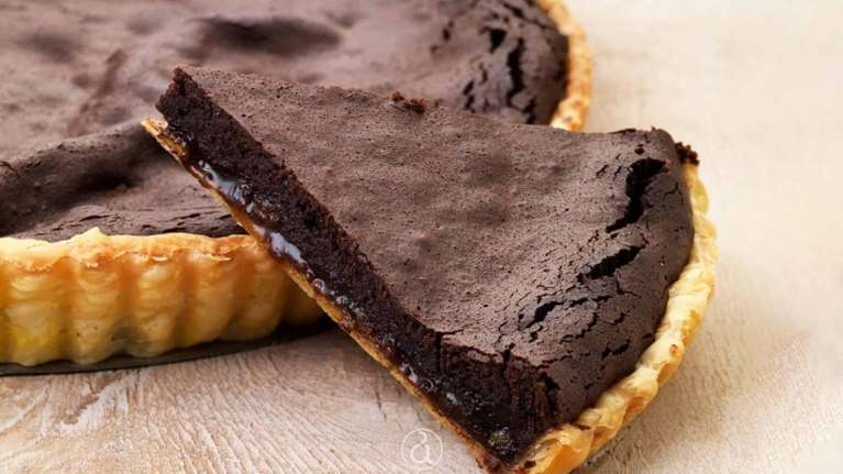 Νηστίσιμη τάρτα σοκολάτας χωρίς ψήσιμο - Με πλούσια σοκολατένια γεύση και έτοιμη σε ελάχιστα λεπτά