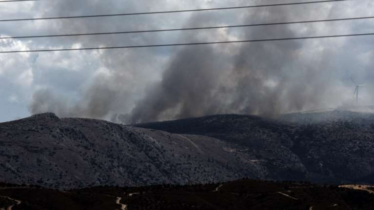 Μάχη με τις φλόγες σε δύο μέτωπα: Σε εξέλιξη οι φωτιές σε Κορινθία και Επίδαυρο [Βίντεο-Εικόνες]