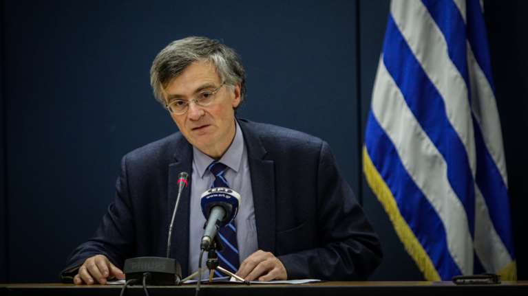 Τσιόδρας: Η καταπληκτική αντίδρασή του όταν κατάλαβε ότι έλειπαν οι σημειώσεις του [βίντεο]