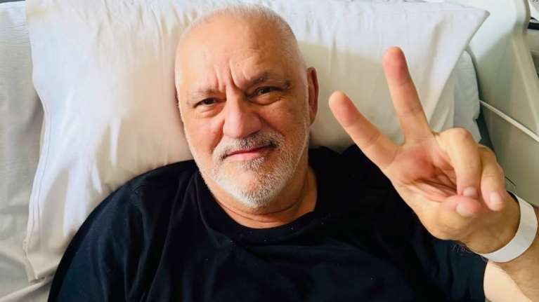 Ο Νίκος Πορτοκάλογλου στo πρώτο του μήνυμα μέσα από το νοσοκομείο