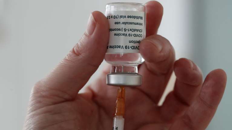 Σοκάρει ο 35χρονος που έπαθε 2 θρομβώσεις μετά το AstraZeneca: Νέκρωσε το πόδι μου - Δεν είχα υποκείμενα νοσήματα