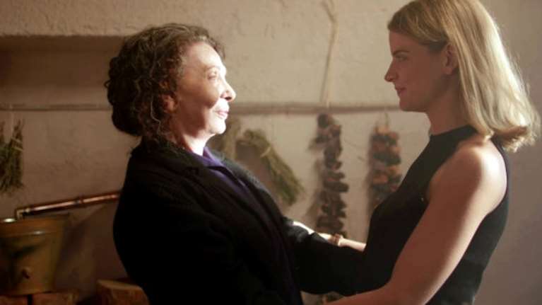 Η Παραλία: Η Υπατία βρίσκει μεγάλο αντίπαλο την ίδια της τη γιαγιά