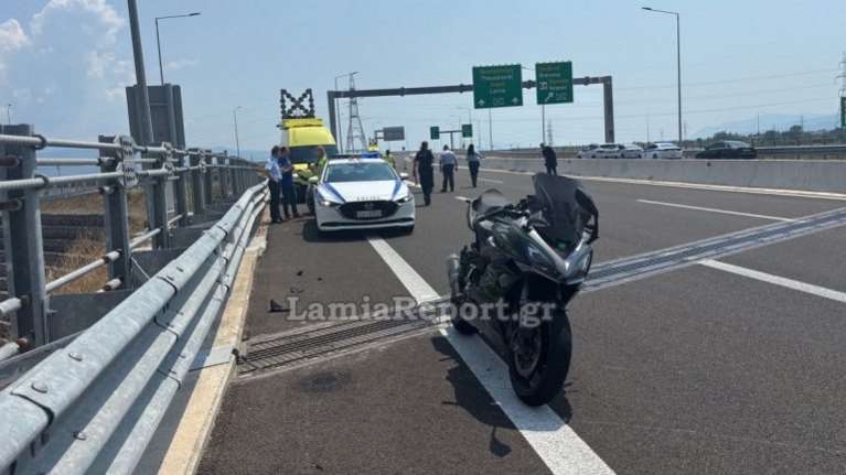 Λαμία: Το τραγικό παιχνίδι της μοίρας – Συγκρούστηκαν δύο φίλοι με μηχανές, νεκρός ο ένας