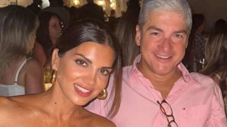 Σταματίνα Τσιμτσιλή- Θέμης Σοφός: Δείπνο σε γνωστό εστιατόριο της Πάρου