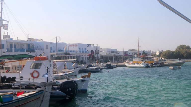 Μήνυμα από το &quot;112&quot;  σε Πάρο - Αντίπαρο: Φοράτε υποχρεωτικά μάσκα, να είστε σε επιφυλακή