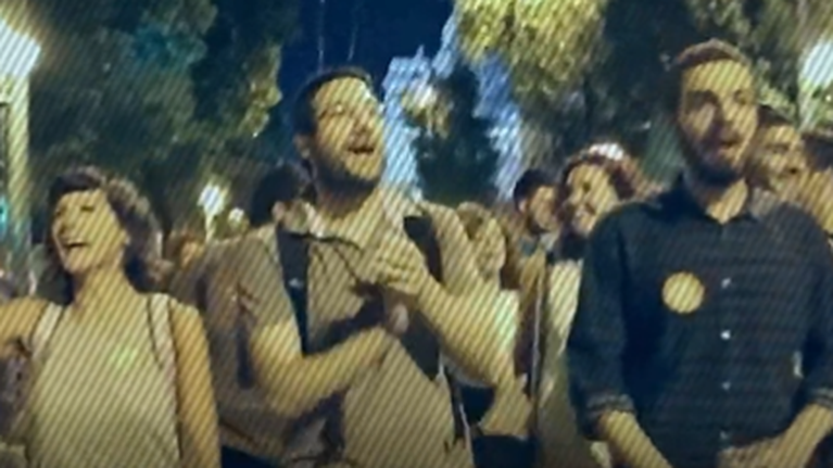 Ο Νάσος Ηλιόπουλος διαδηλώνει για την &quot;ελευθερία του Τύπου&quot;: Θα τρέχεις σαν τον Κεντέρη, Πρετεντέρη Πρετεντέρη…