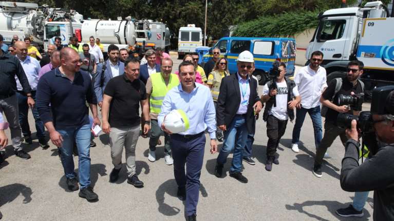 Τσίπρας σε εργαζόμενους ΕΥΔΑΠ: Ο Μητσοτάκης πιστεύει ότι το νερό μπορεί να πουλιέται και να αγοράζετε στη λογική του κέρδους