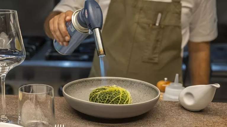 Ένα 'Θηρίο' στο αθηναϊκό κέντρο: Το εστιατόριο του σεφ των σουξέ κάνει ήδη πάταγο