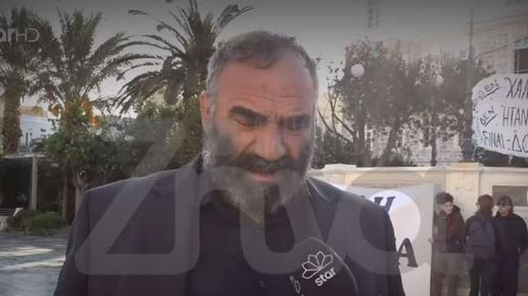 Δολοφονία Γαρυφαλλιάς στη Φολέγανδρο: Ο δολοφόνος της εμφανίστηκε &quot;με κοστούμι και με ζελέ στα μαλλιά&quot; στη δίκη