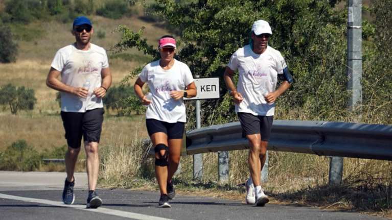 Λαμία: Μαραθώνιος αγάπης 573χλμ για την Κατερίνα που &quot;έφυγε&quot; [εικόνες και βίντεο]