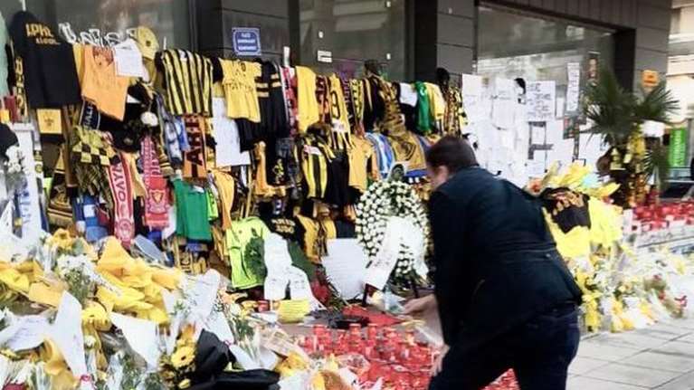 Άλκης Καμπανός: Στο σημείο της δολοφονίας ο Μαργαρίτης Σχοινάς - &quot;Η βία και το μίσος των λίγων δε θα μας λυγίσουν&quot;