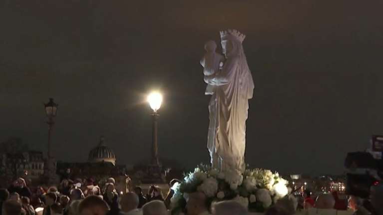 Γαλλία: Eπέστρεψε στην Παναγία των Παρισίων το άγαλμα της με το Θείο Βρέφος