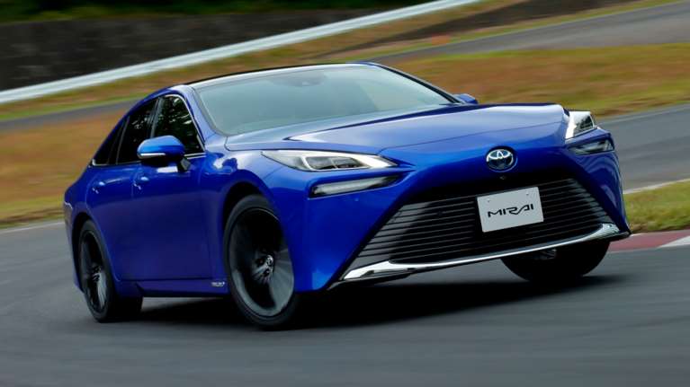 H Toyota παρουσιάζει το νέο υδρογονοκίνητο Mirai