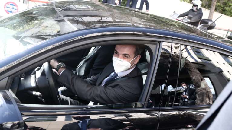 Κυριάκος Μητσοτάκης: Πήγε στο Υπουργείο Περιβάλλοντος οδηγώντας το δικό του ηλεκτροκίνητο αυτοκίνητο [Εικόνες[