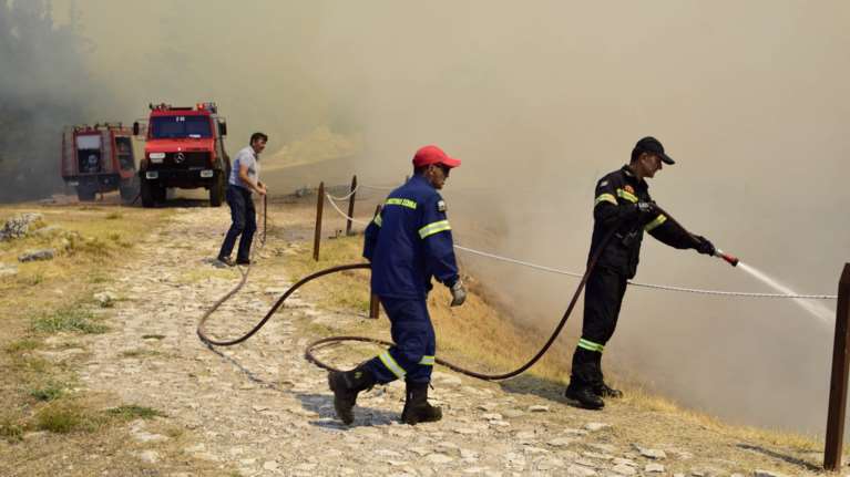 Φωτιά στη Μεγαλόπολη: Ενισχύονται οι δυνάμεις της Πυροσβεστικής στο σημείο
