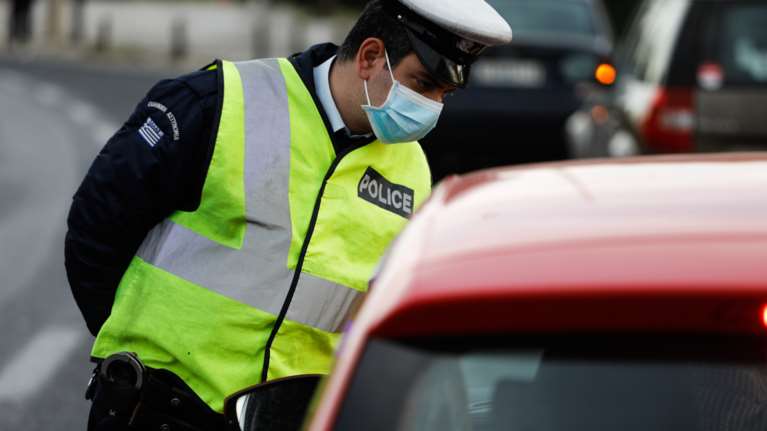 Η &quot;γαϊδουριά&quot; σε αριθμούς: Πάνω από 1.300 κλήσεις για παράνομη στάθμευση σε ράμπα ΑμΕΑ τον Μάιο