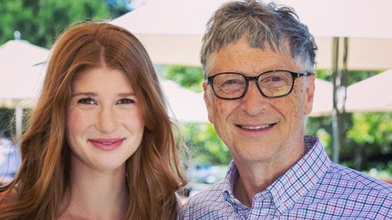 Εμβολιάστηκε η κόρη του Μπιλ Γκέιτς: "Δυστυχώς το εμβόλιο δεν μου μετέφερε την ιδιοφυία του πατέρα μου" [Εικόνα]
